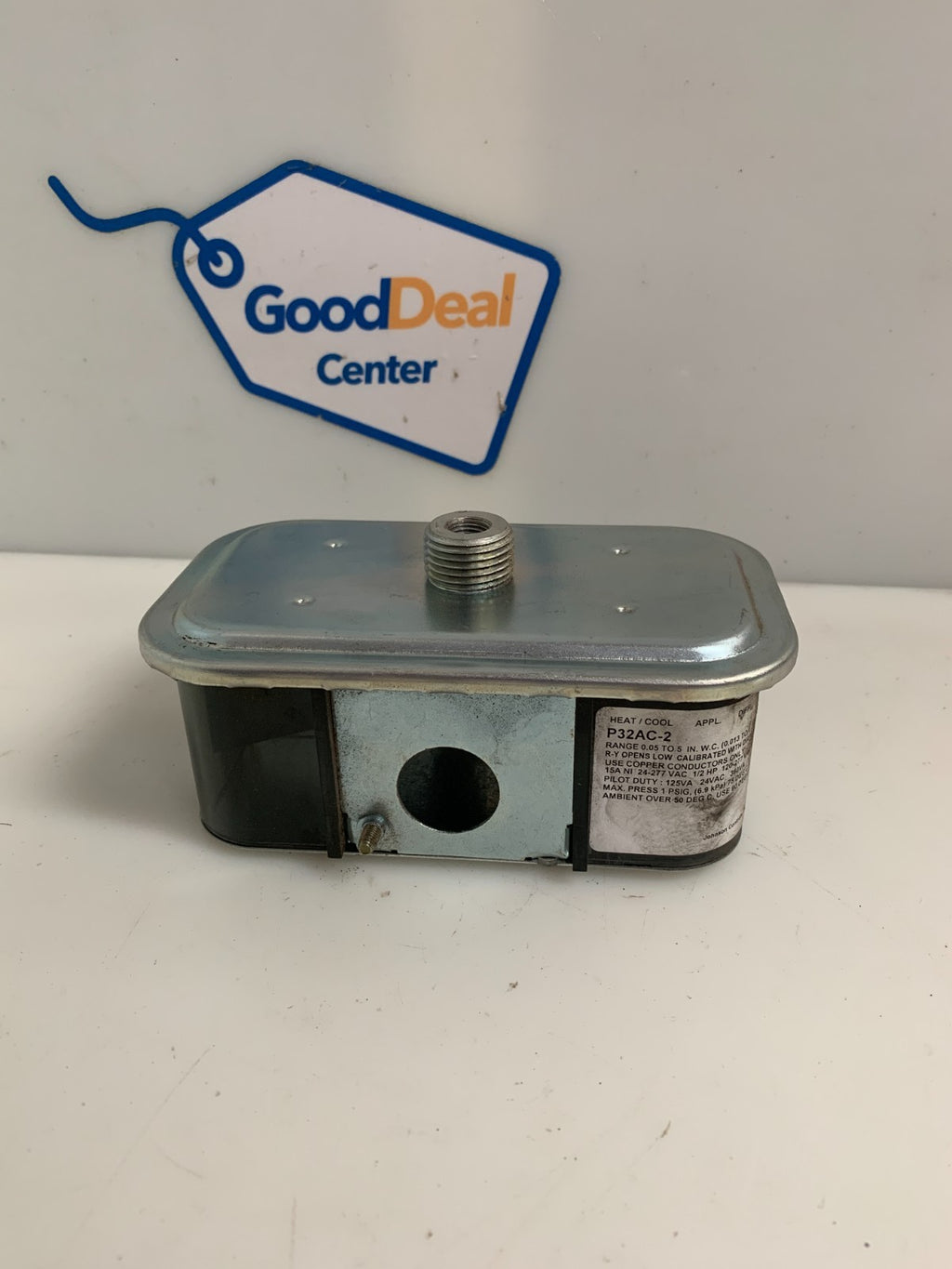 JOHNSON CONTROLS  Differential Air Pressure Switch  P32AC-2