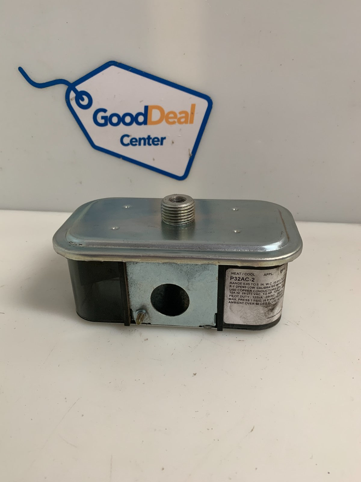 JOHNSON CONTROLS  Differential Air Pressure Switch  P32AC-2