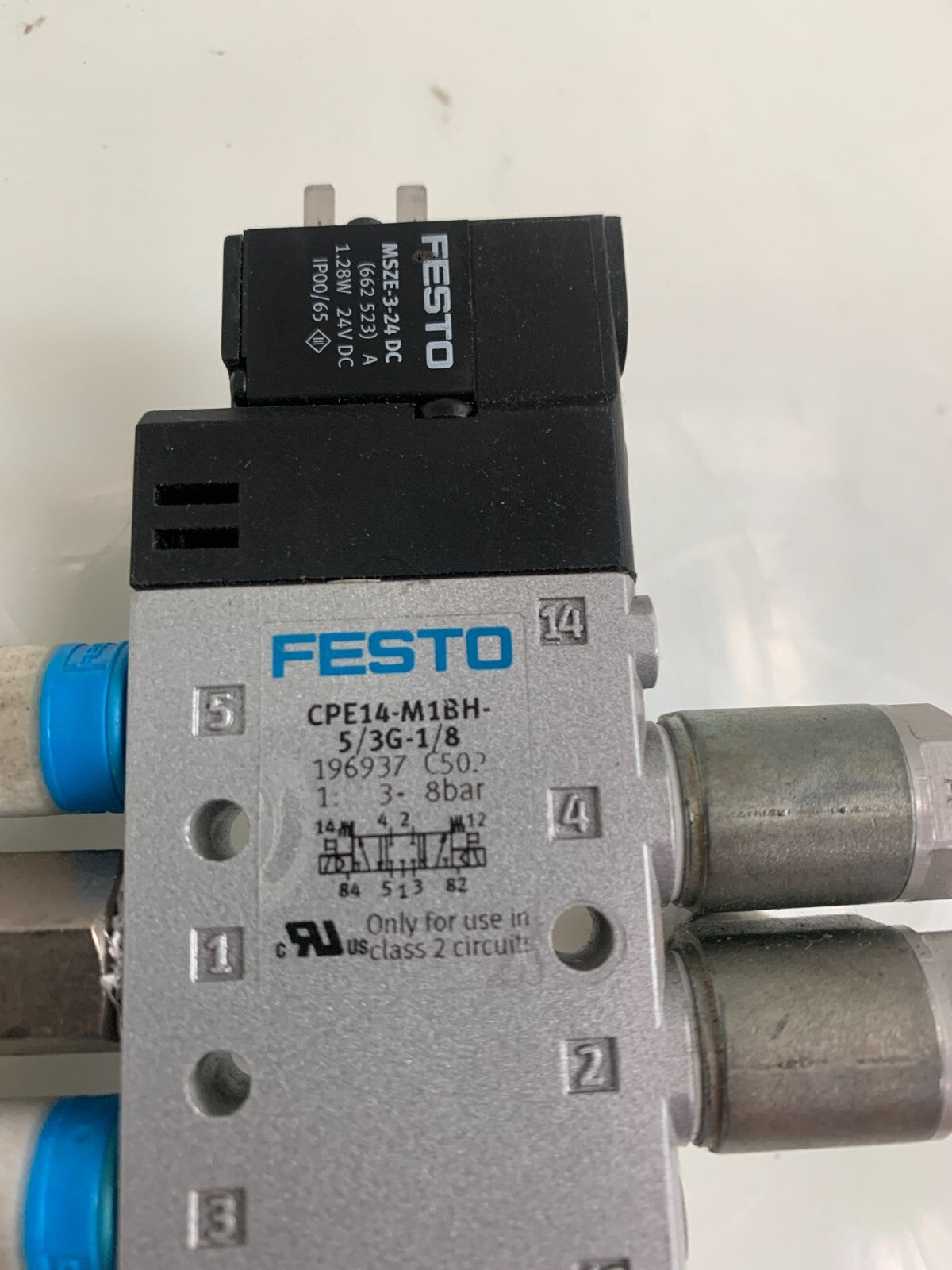 FESTO CPE14-M1BH-5/3G-1/8  Solenoid Valve 196937 w/MSZE-3-24DC 6625232