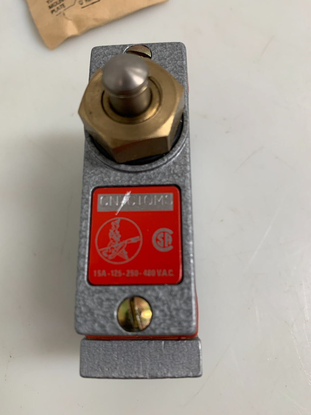 LOT OF 2 BURGESS LIMIT SWITCH CN 7CTQMS