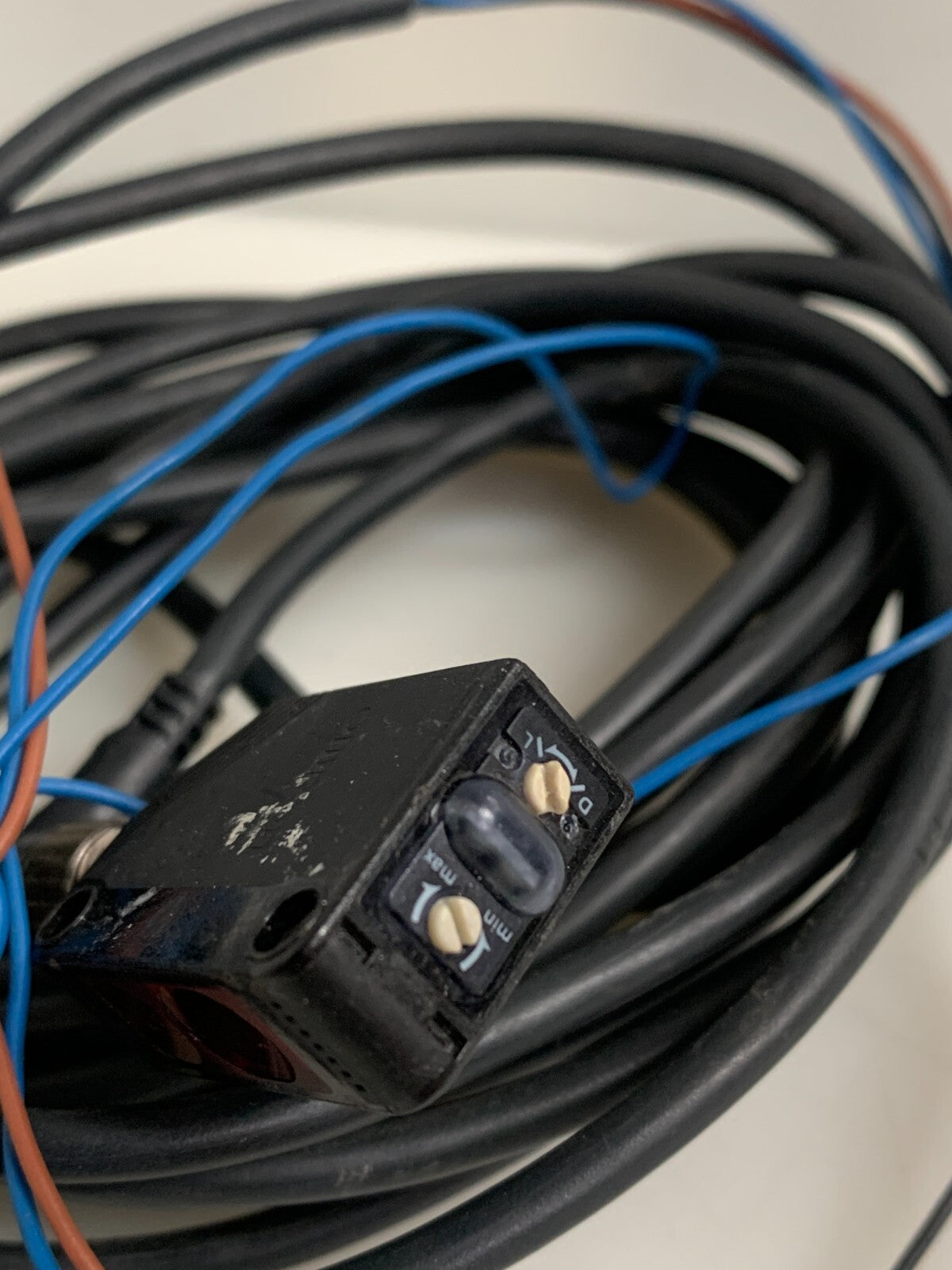 OMRON SENSOR W/CABLE E32-LS86