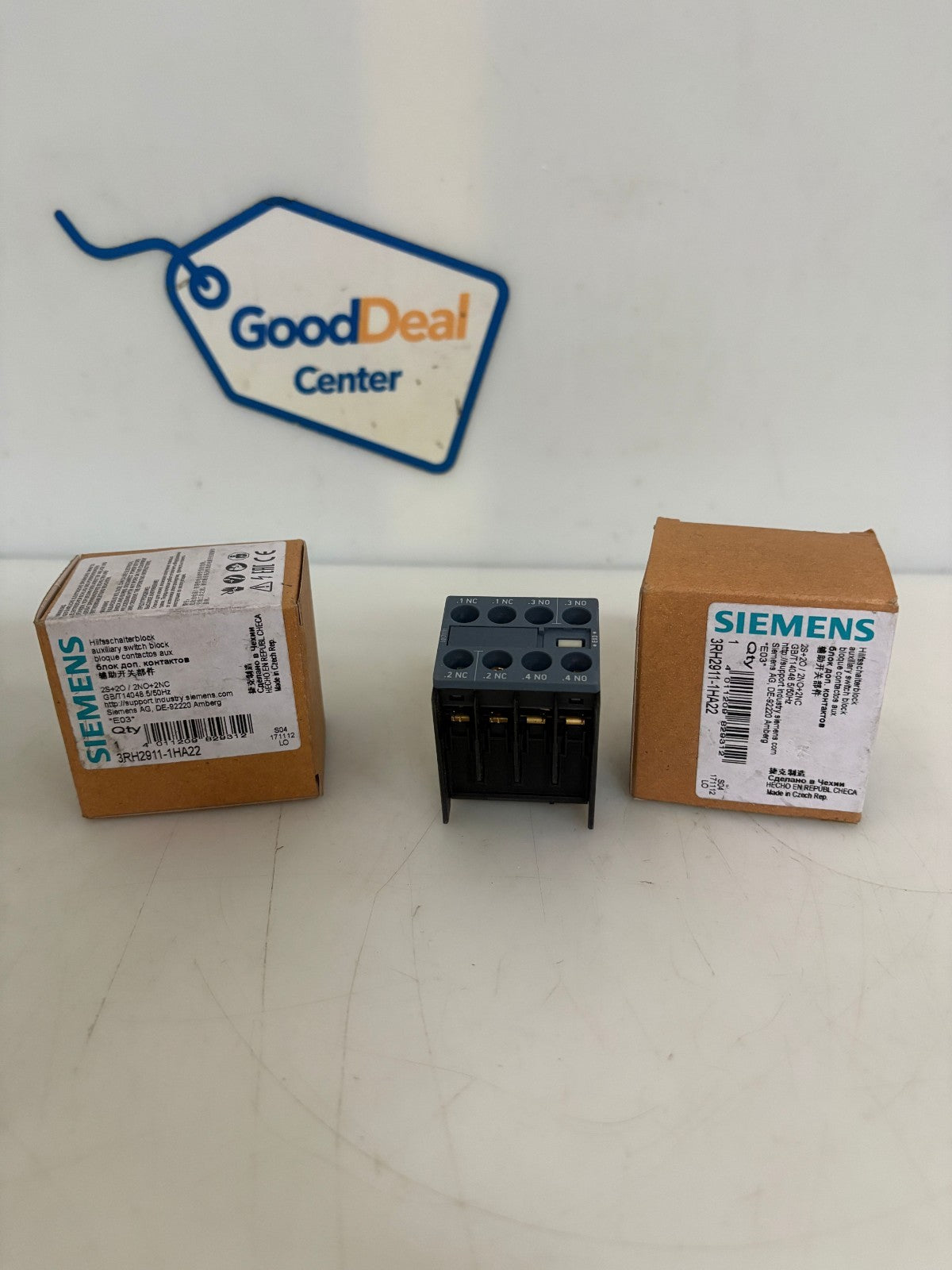 LOT OF 2 SIEMENS AUXILIARY SWITCH BLOCK 3RH2911-1HA220