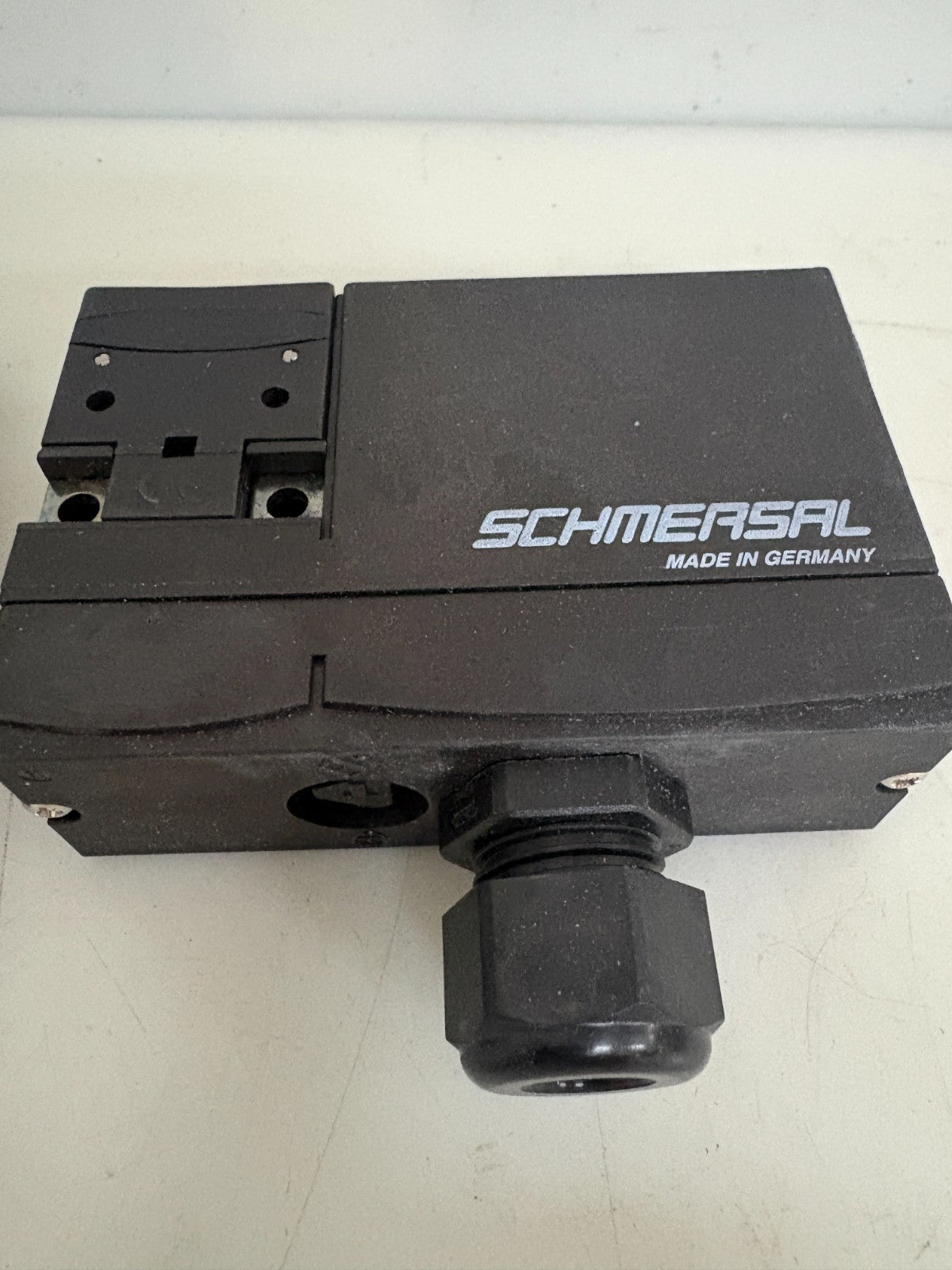 SCHMERSAL 24VDC SAFETY INTERLOK SWITCH AZM 170-11ZRKA1