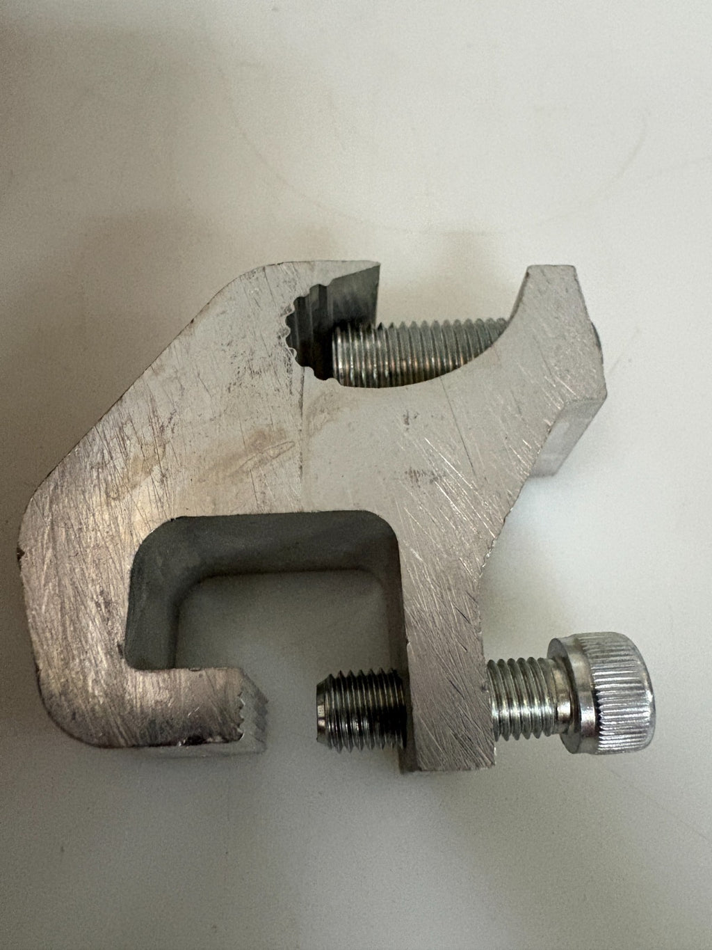 LOT OF 20 BOX EATON GROUNDING CLAMP 9A-21301