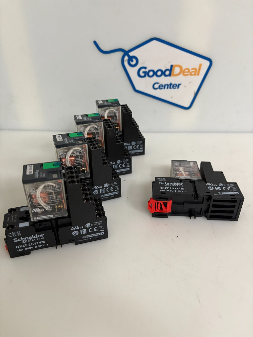 LOT OF 5 SCHNEIDER ELECTRIC PLUG IN RELAY RXM4ABIBD W/RXZE2S114M