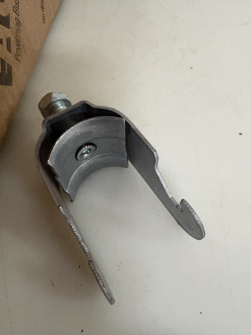 EATON ONE PIECE CONDUIT CLAMP BL075 3/4"  100 IN BOX1