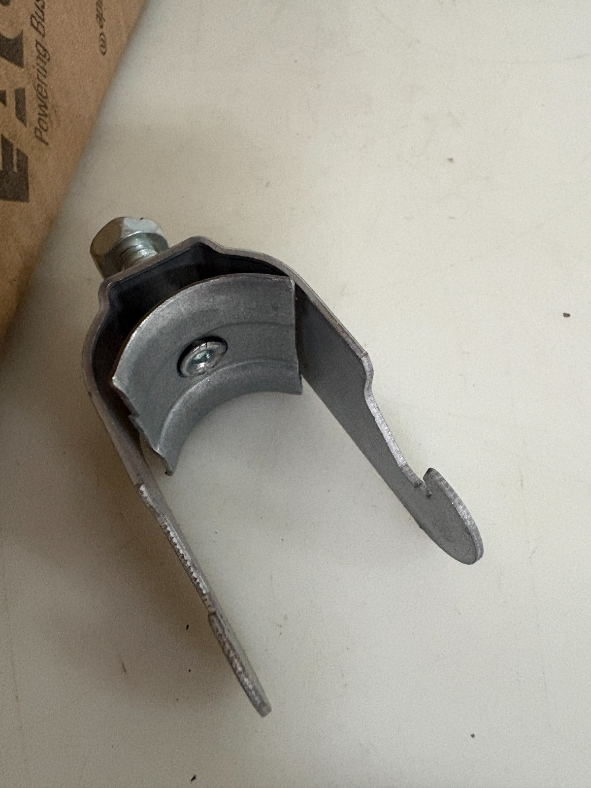 EATON ONE PIECE CONDUIT CLAMP BL075 3/4"  100 IN BOX1