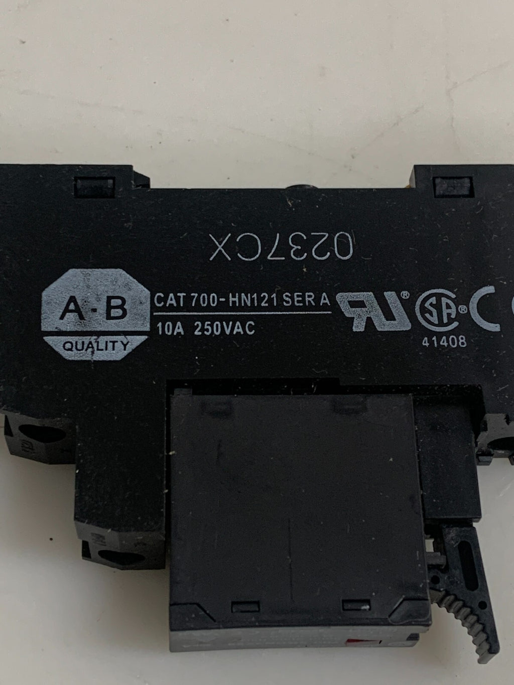 ALLEN BRADLEY SOLID STATE RELAY 700-SKON2Z25 SER A W/ALLEN BRADLEY RAIL BASE3