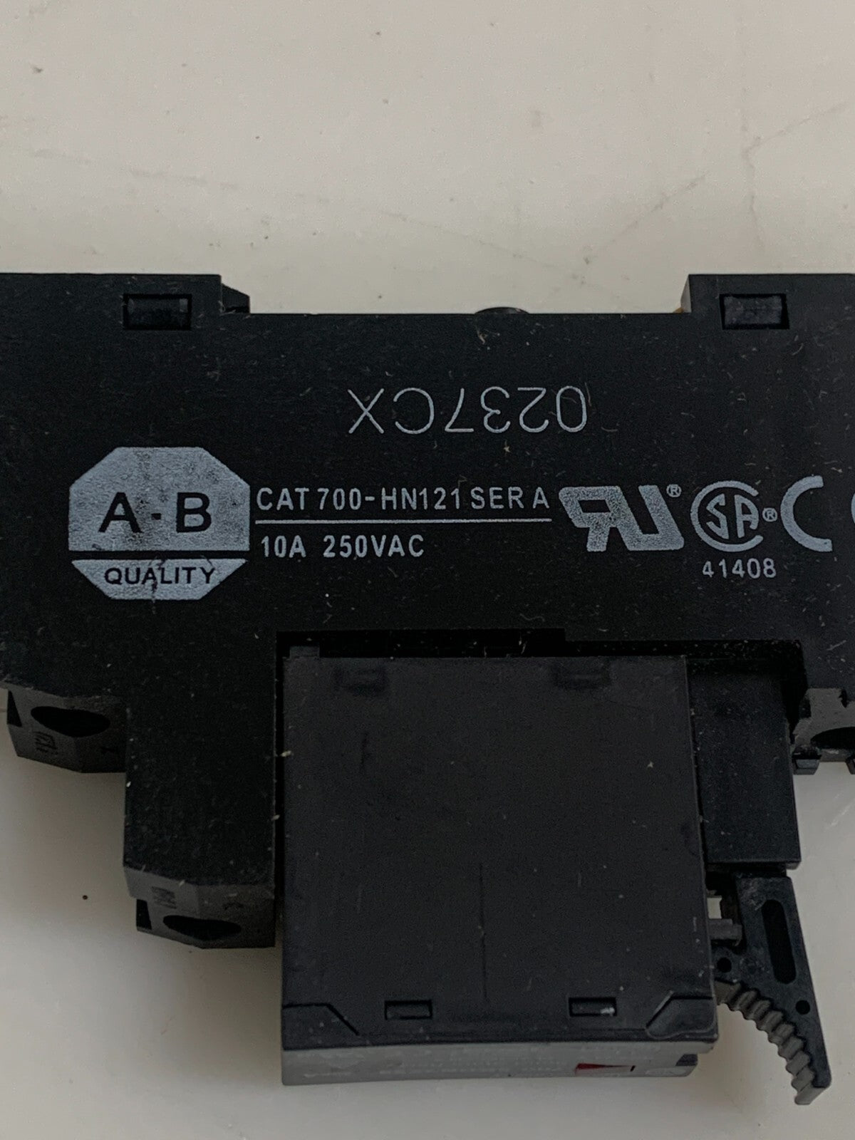 ALLEN BRADLEY SOLID STATE RELAY 700-SKON2Z25 SER A W/ALLEN BRADLEY RAIL BASE3