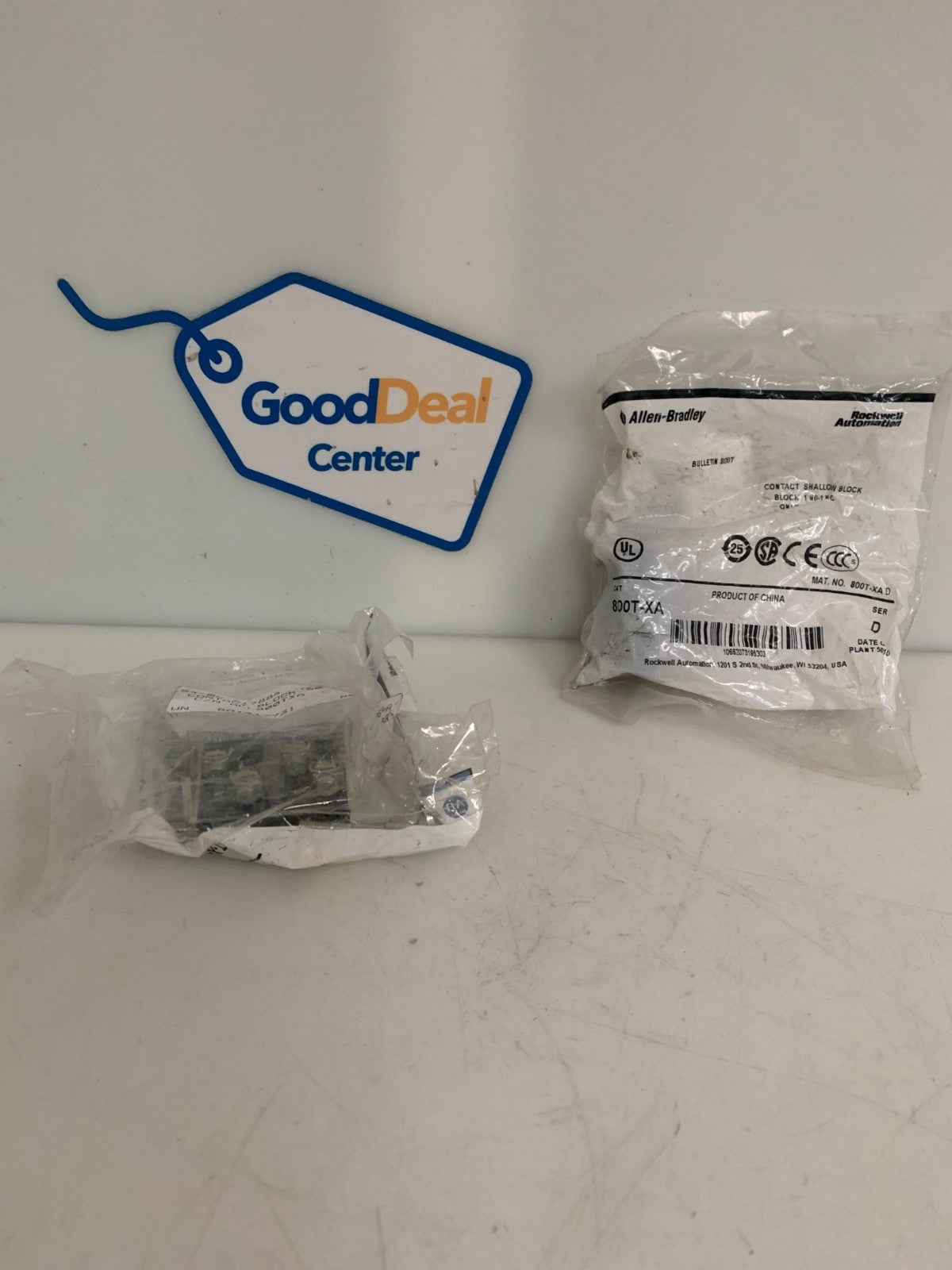 LOT OF 2 ALLEN BRADLEY CONTACT SHALLOW BLOCK 8COT-XA SER D0