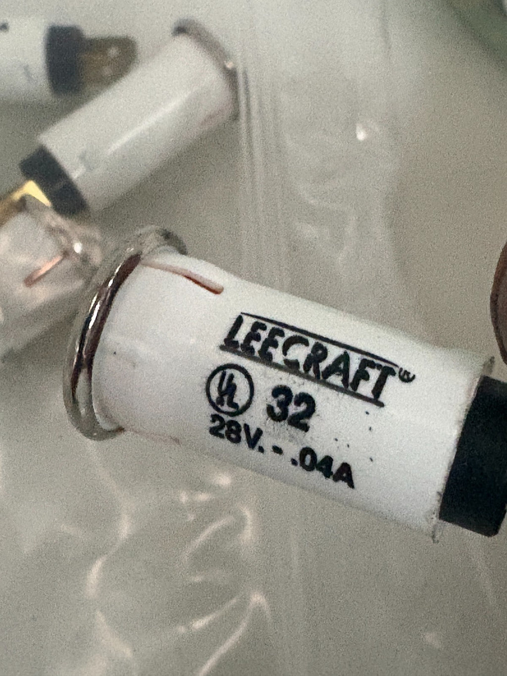LEECRAFT INDICATOR LIGHT #32 MIX LOT 28V 0.4A 8X RED 8X AMBER3