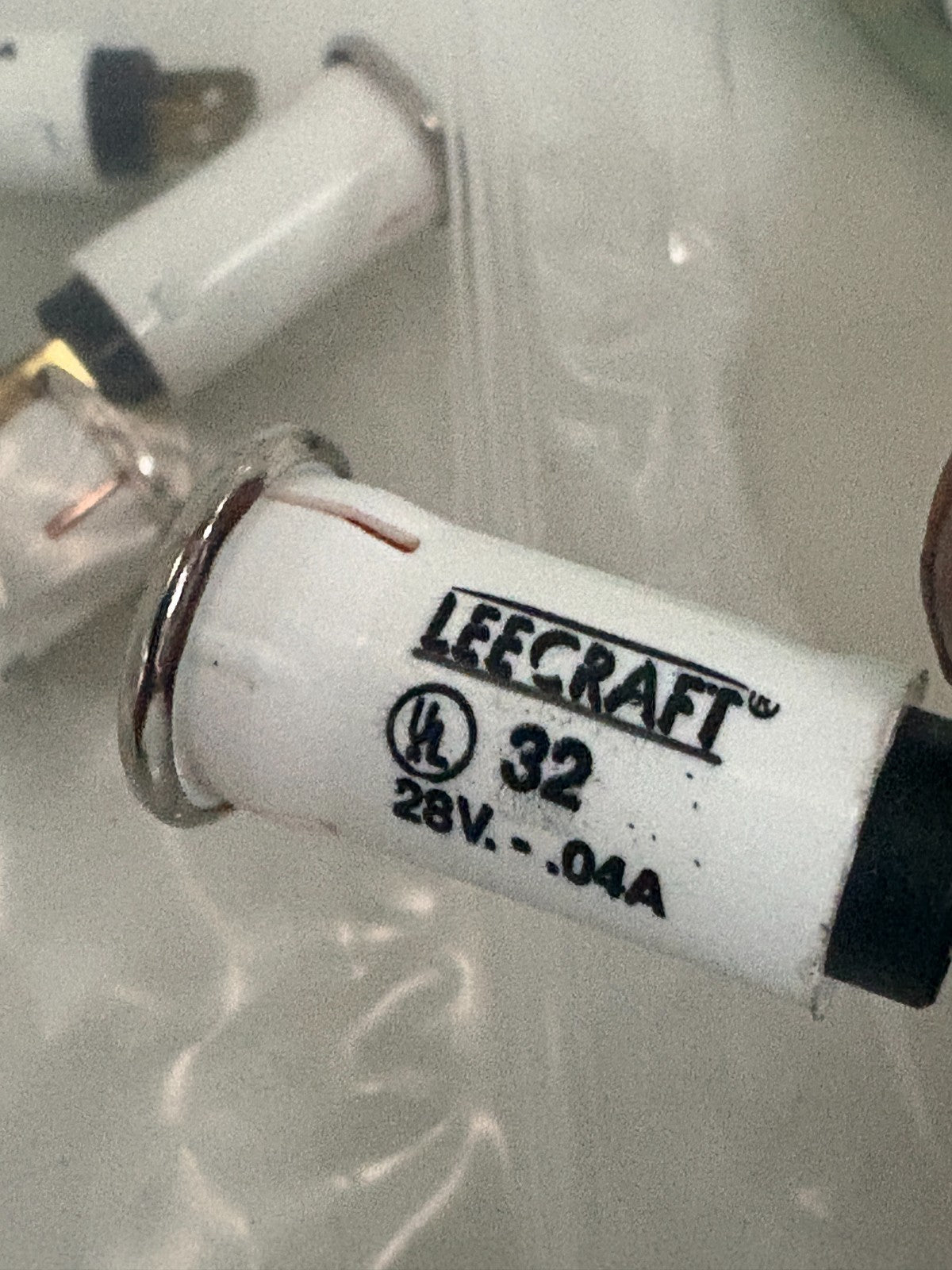 LEECRAFT INDICATOR LIGHT #32 MIX LOT 28V 0.4A 8X RED 8X AMBER3