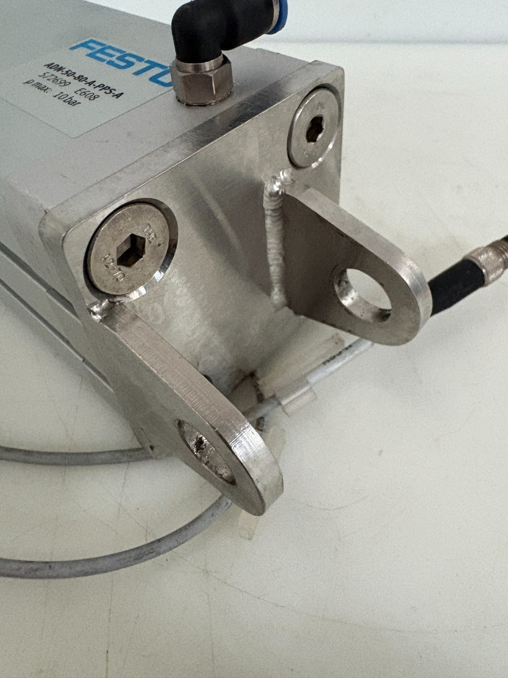 FESTO PNEUMATIC CYLINDER ADN-50-80-A-PPS-A 572699 W/2 FESTO SENSOR5