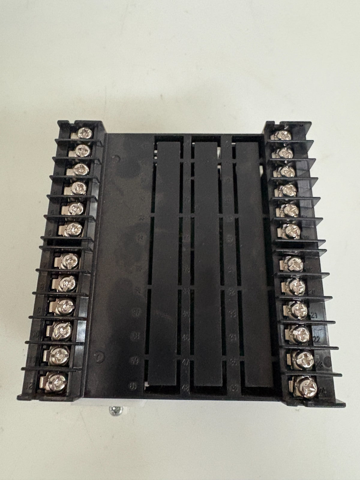OMRON DIGITAL CONTROLLER E5AC-RR4A5M-000