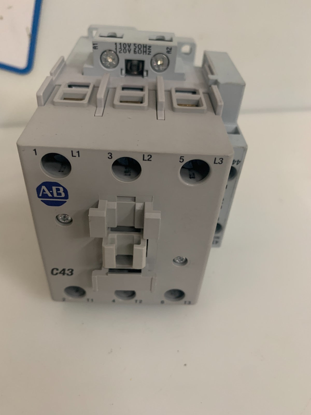 ALLEN BRADLEY 100-C43 00 SERIE A CONTACTOR 600 VAC W/100-S/B CONTACT BLOCK