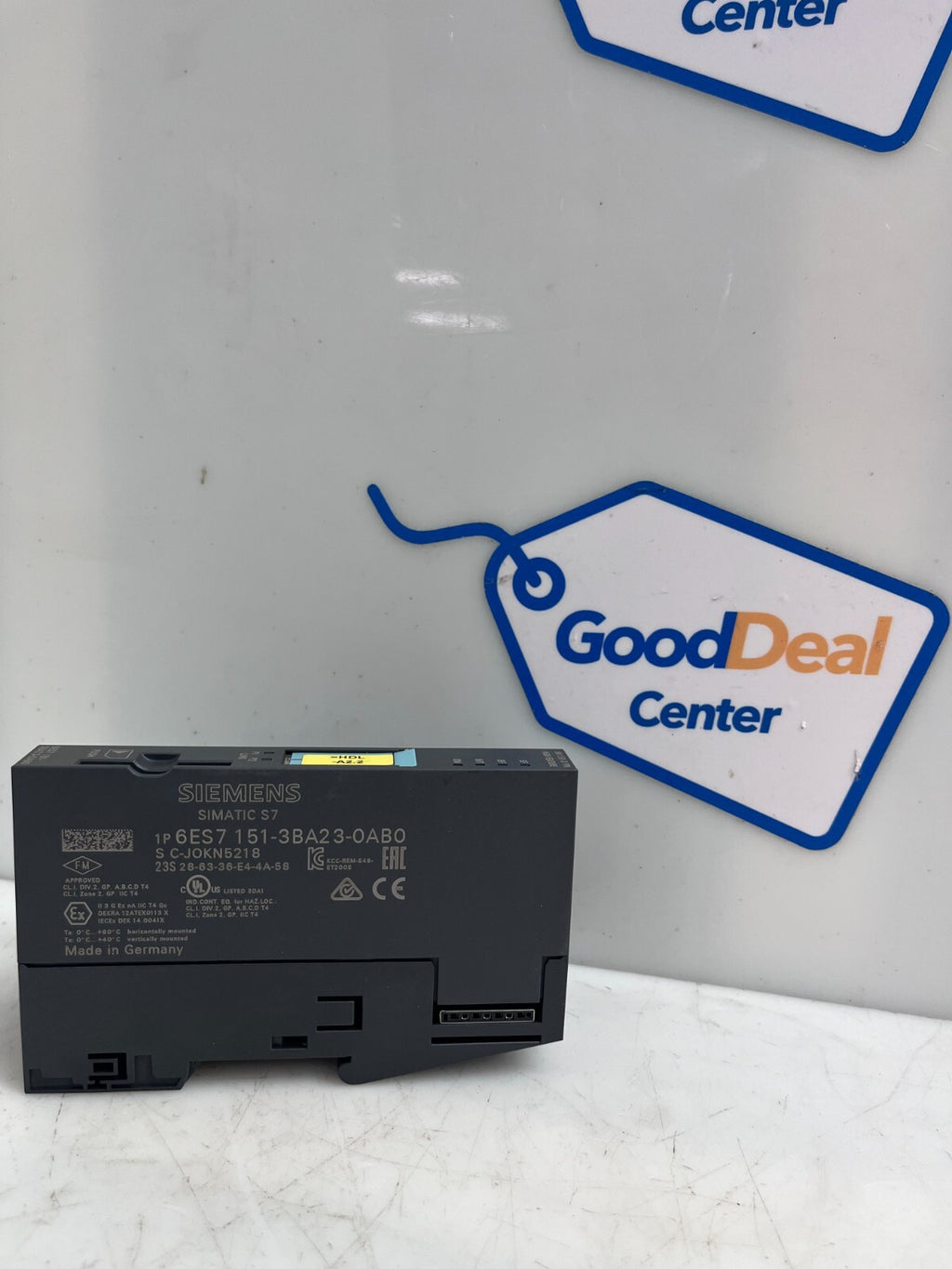 SIEMENS / SIMATIC S7 ET 200S Output Module 6ES7 151-3BA23-0AB0