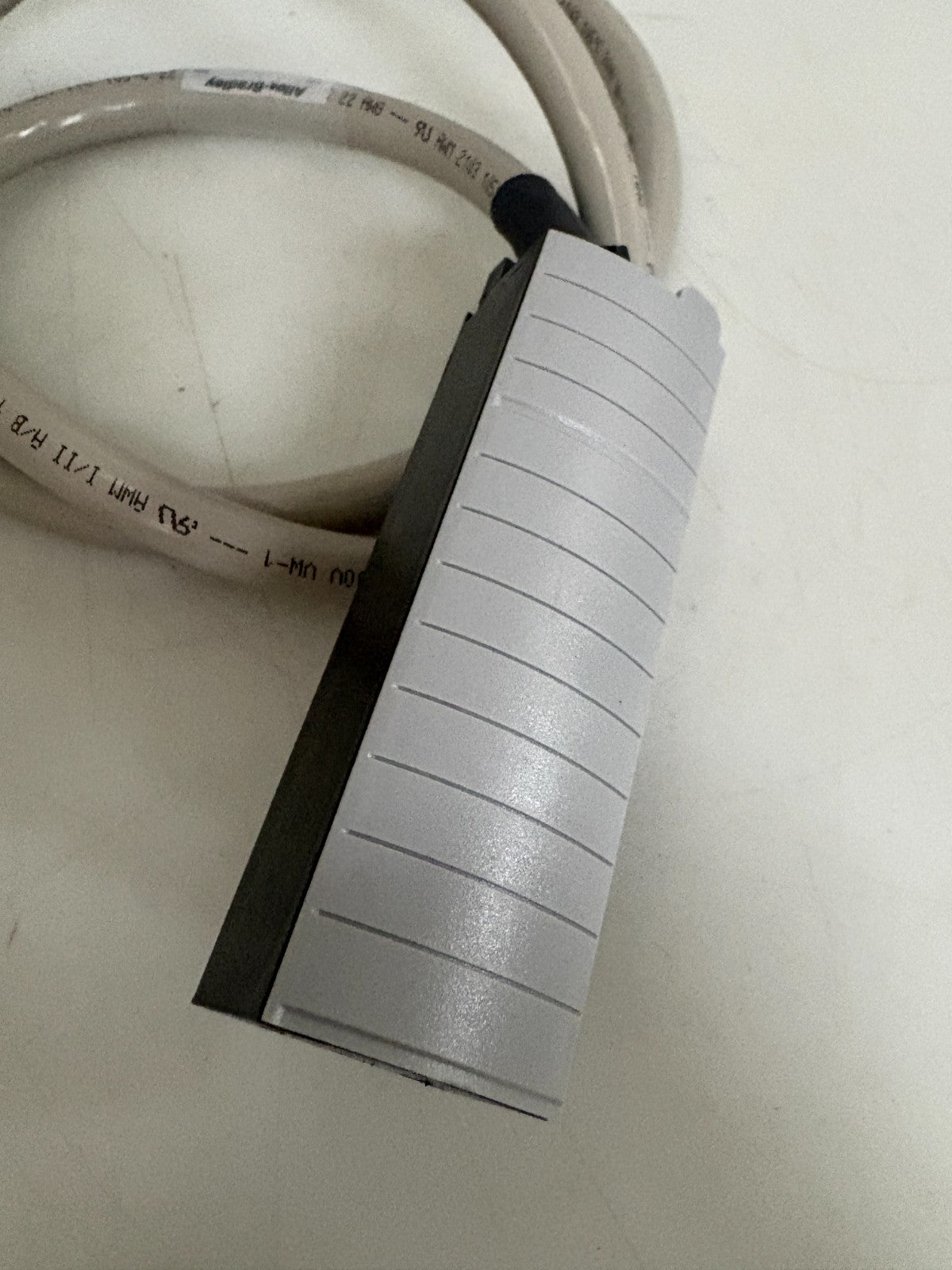 ALLEN BRADLEY MODULE CONNECTOR 1492-CABLE013Y1