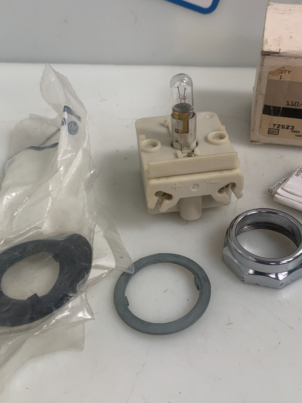 Square D Telemecanique 9001 KM1 FingerSafe Light Module NEW in Box
