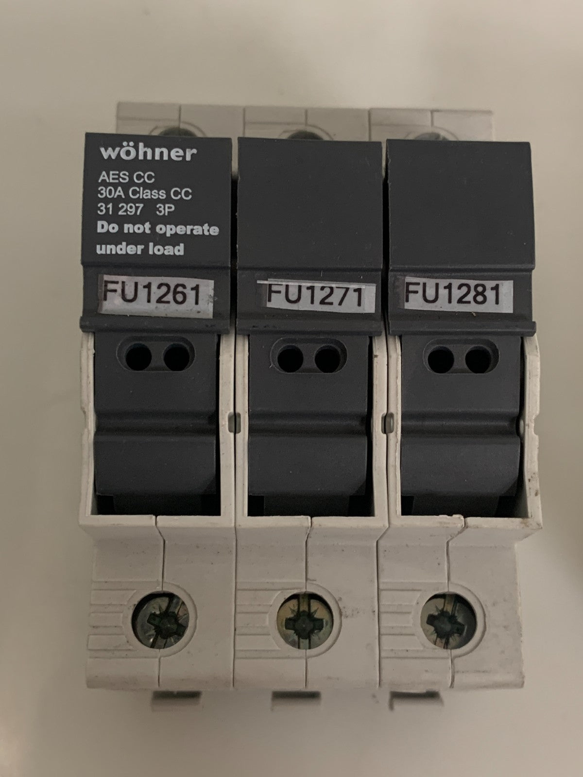 LOT OF 2 WOHNER 3P 30 AMP FUSE HOLDER 31 297 3P