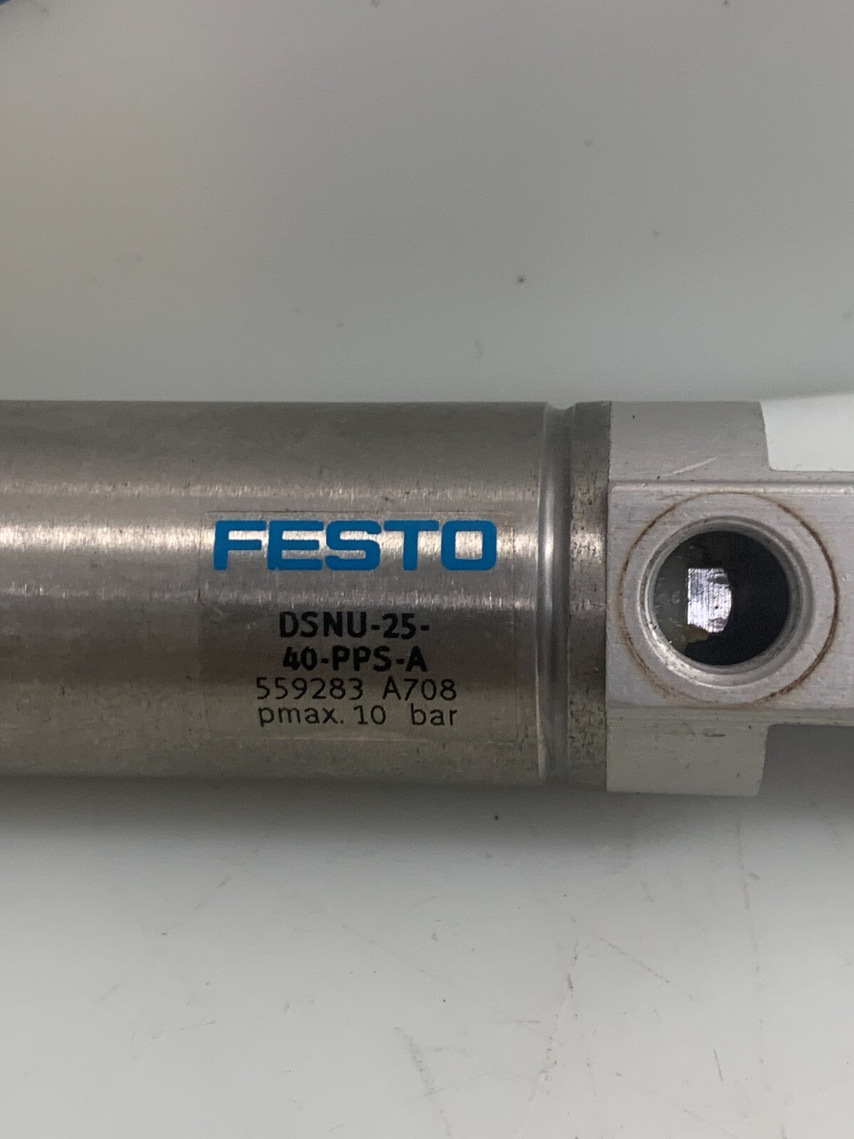 FESTO  DSNU-25-40-PPS-A  Pneumatic Cylinder  559283  (Lot of 2)