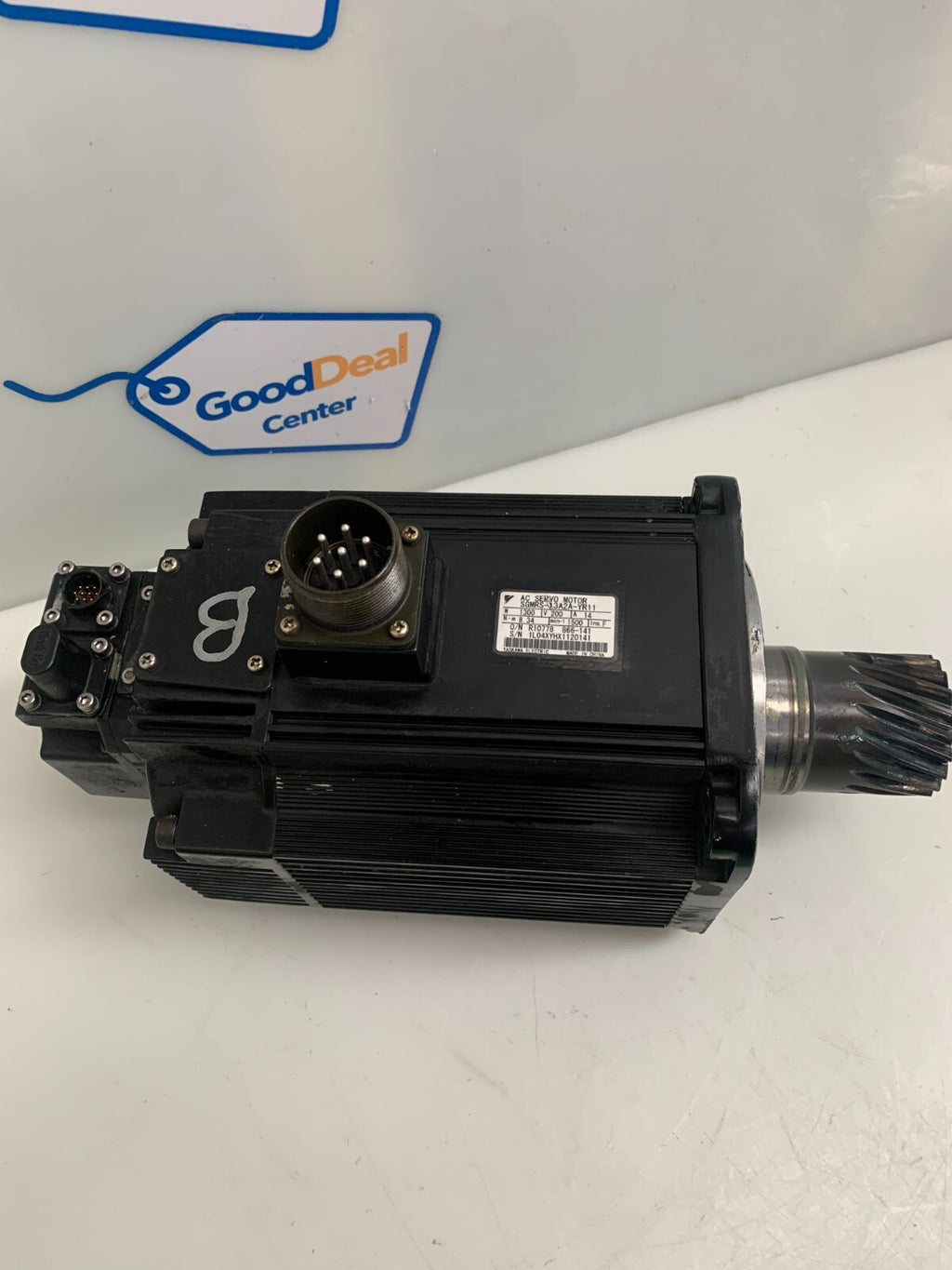 Yaskawa Electric SGMRS-13A2A-YR11 AC Servo Motor w/Encoder