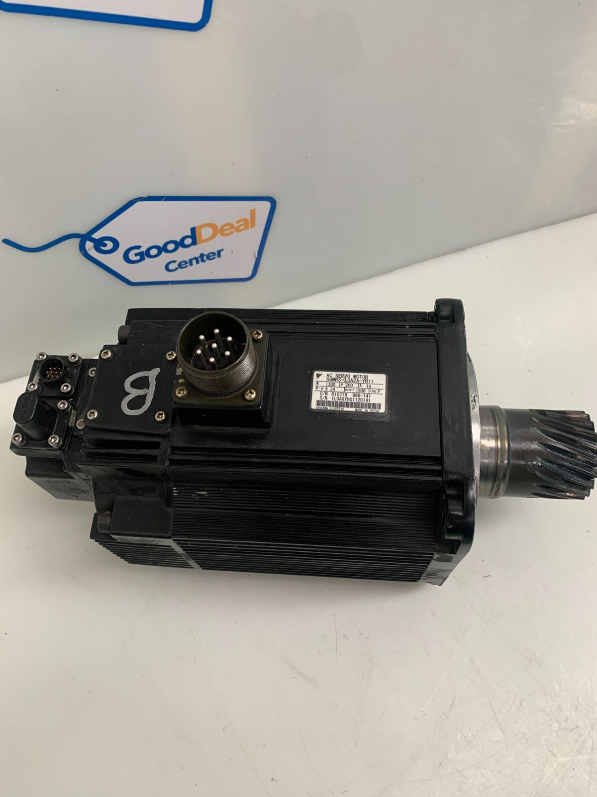 Yaskawa Electric SGMRS-13A2A-YR11 AC Servo Motor w/Encoder