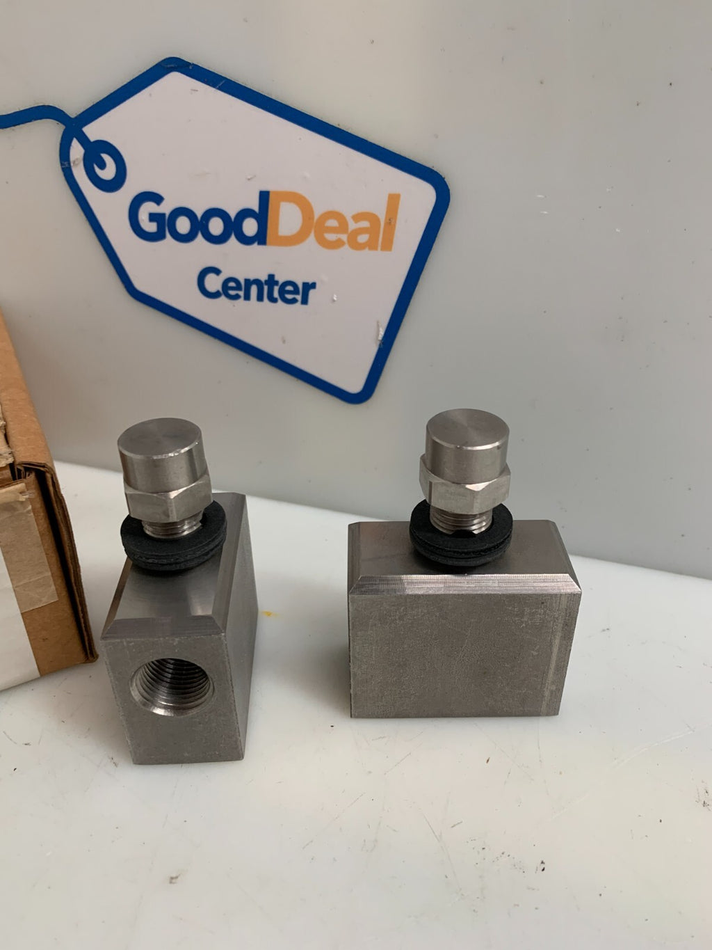 HAWS SP34SS Flow Control Tee Stainless Steel  (Lot of 2)1