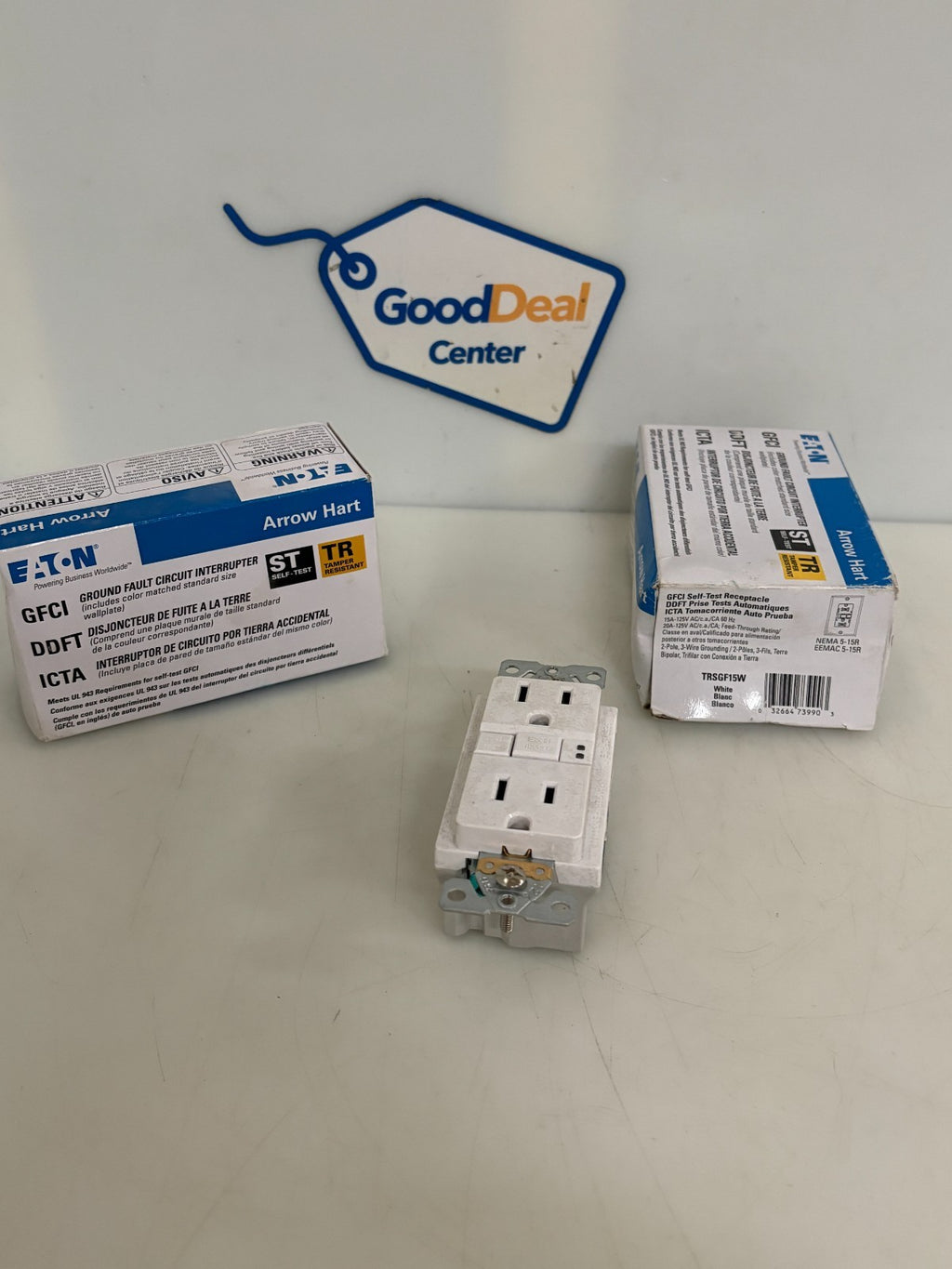 LOT OF 2 EATON GROUND FAULT CIRCUIT INTERRUPTER TRSGF15W0