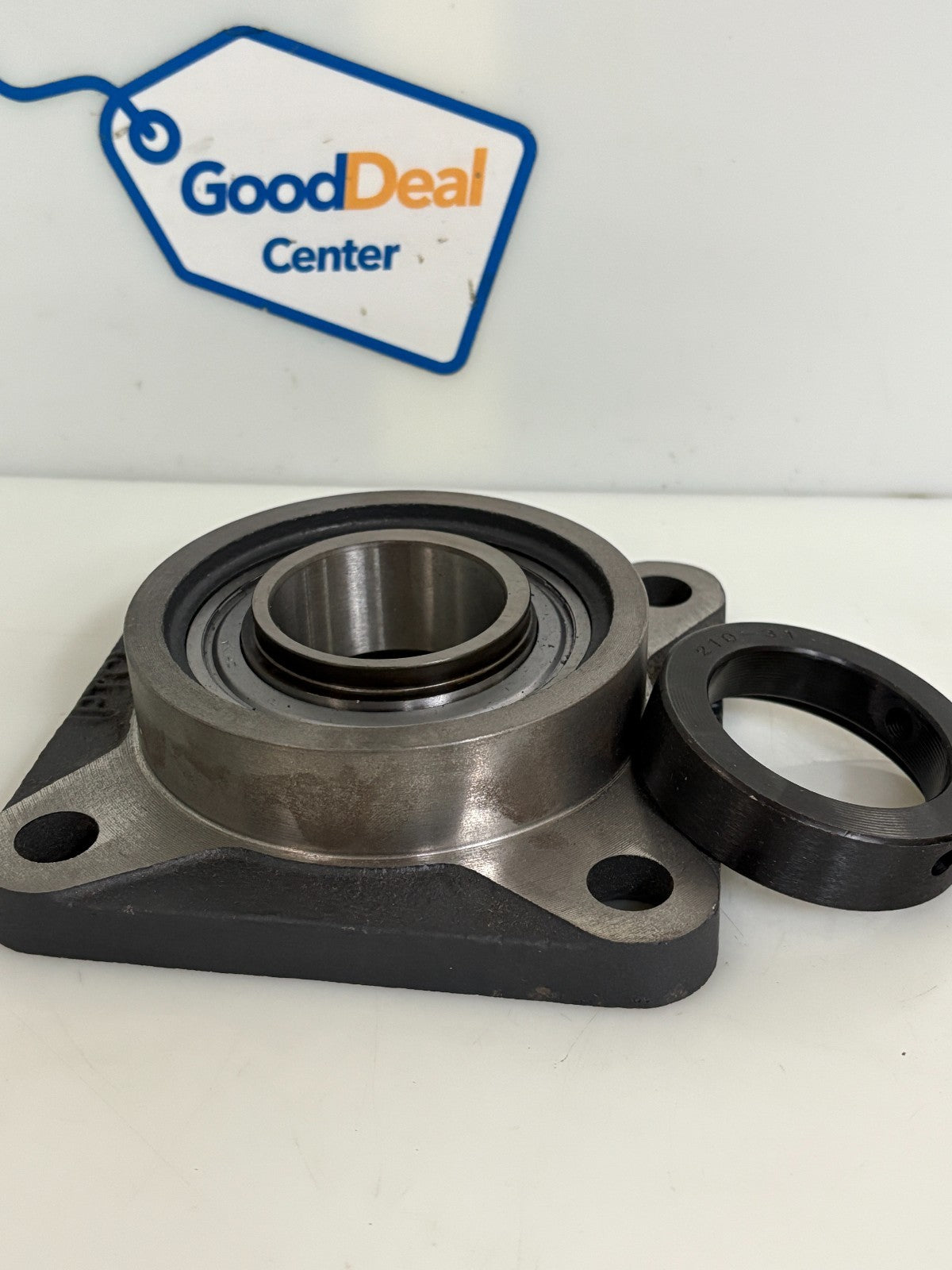 IPTCI 1 15/16 FLANGE BEARING SAF 210 31 G0