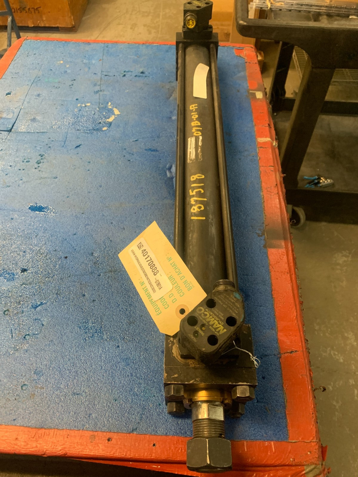 PARKER HANNIFIN PNEUMATIC CYLINDER 0250 CBB2HKTS38AC23000