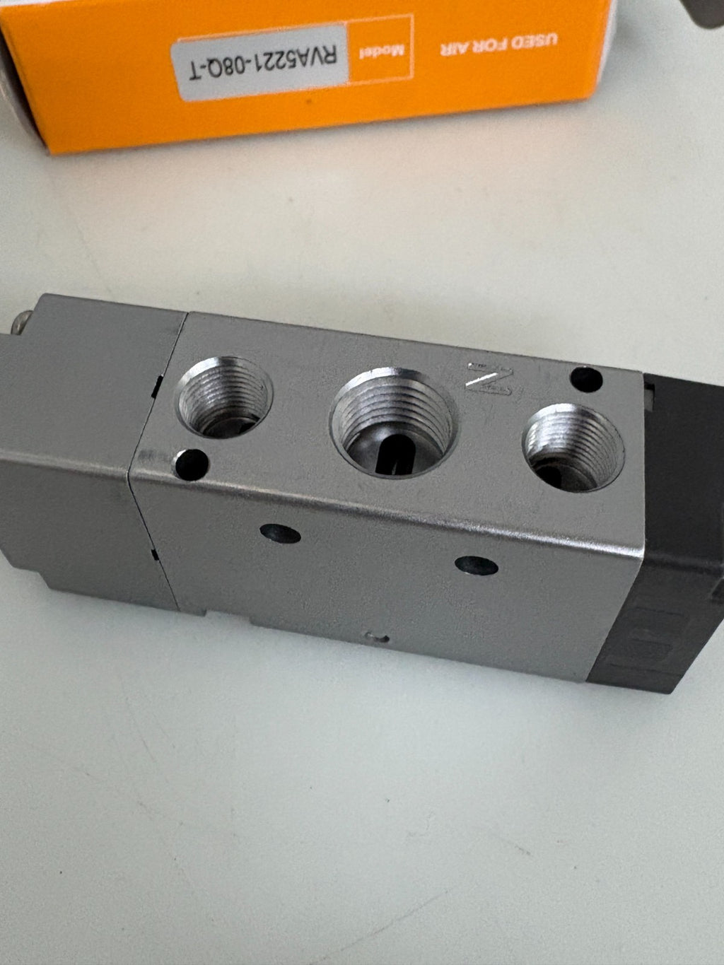 E-MC PNEUMATIC AIR CONTROL VALVE RVA5221-08Q-T