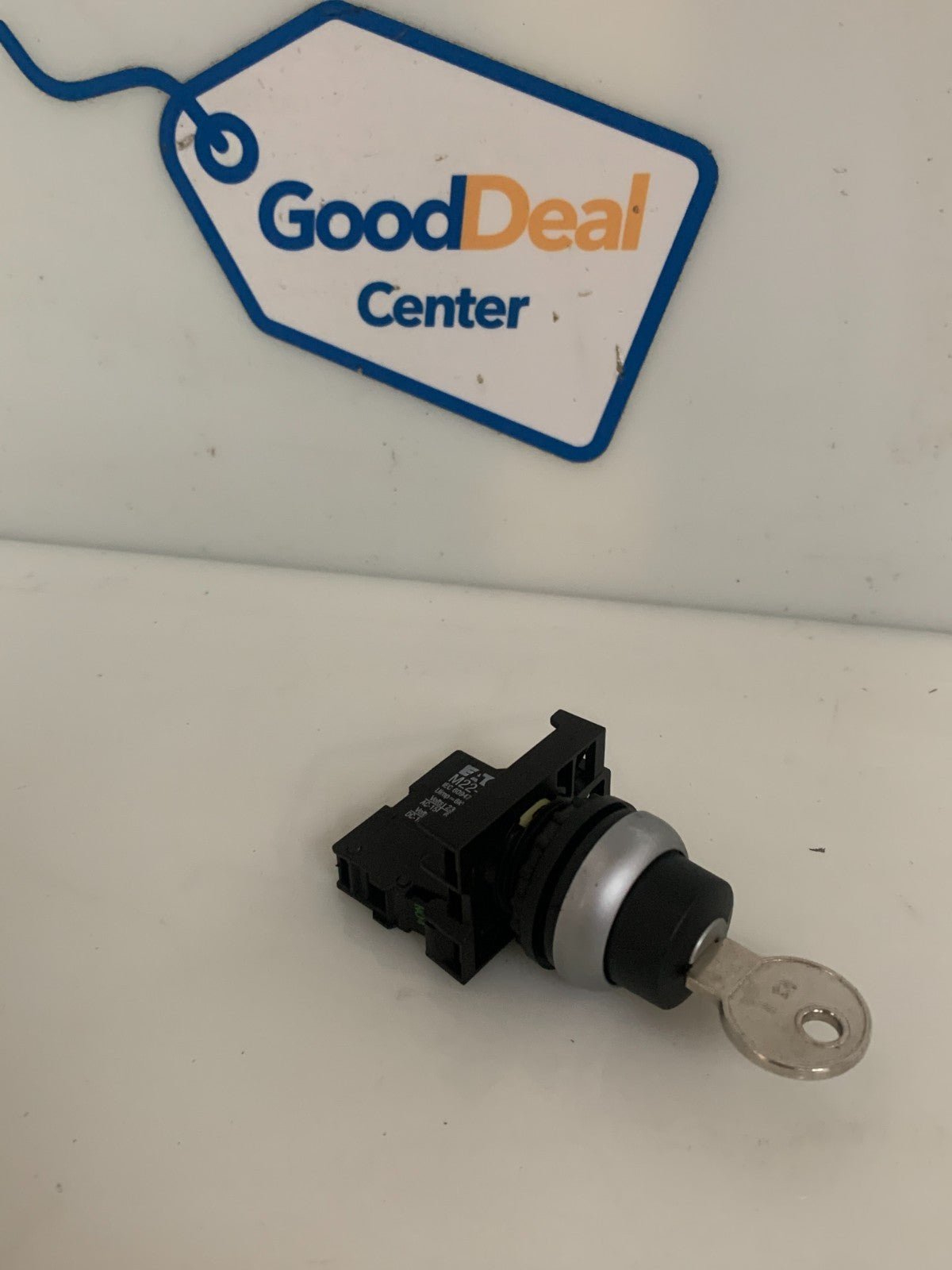 EATON M22-K10 KEY SWITCH
