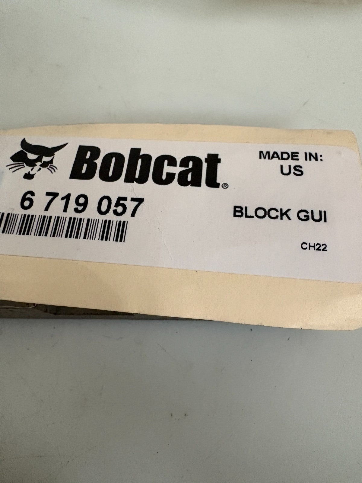 LOT OF 2 BOBCAT BLOCK GUIDE 6 719 057