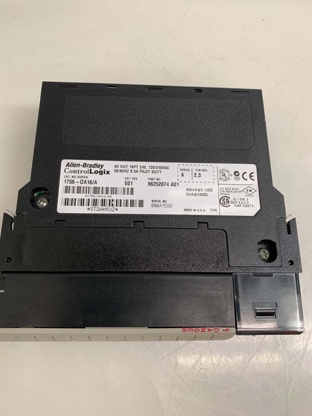 ALLEN BRADLEY / Logix   1756-OA16/A  PLC Module  E01