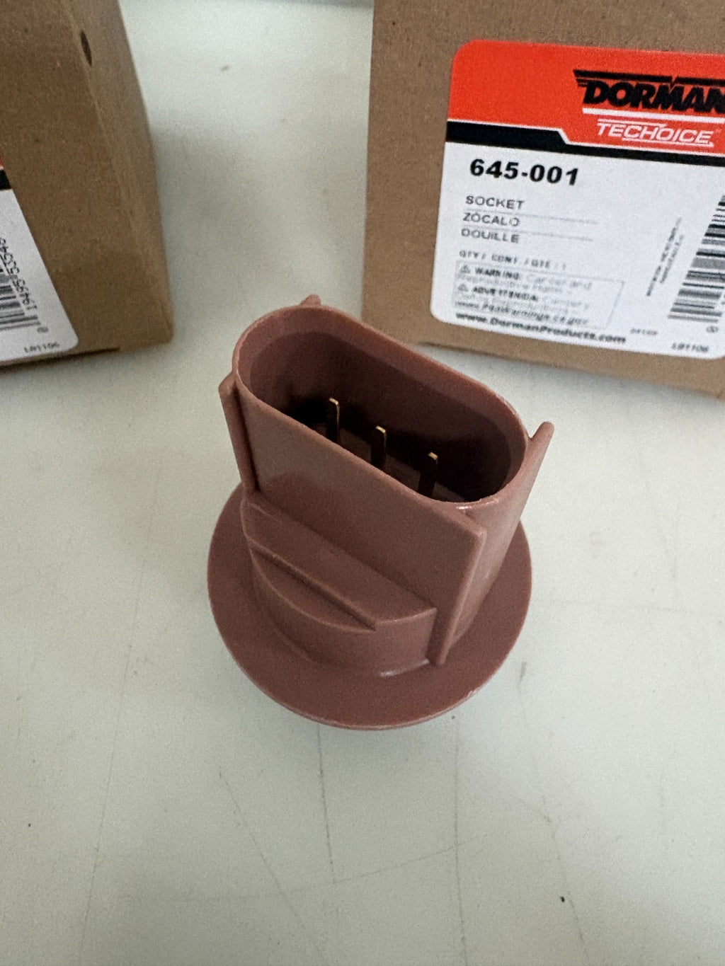 LOT OF 2 DORMAN PARKING LIGHT SOCKET 645-0012