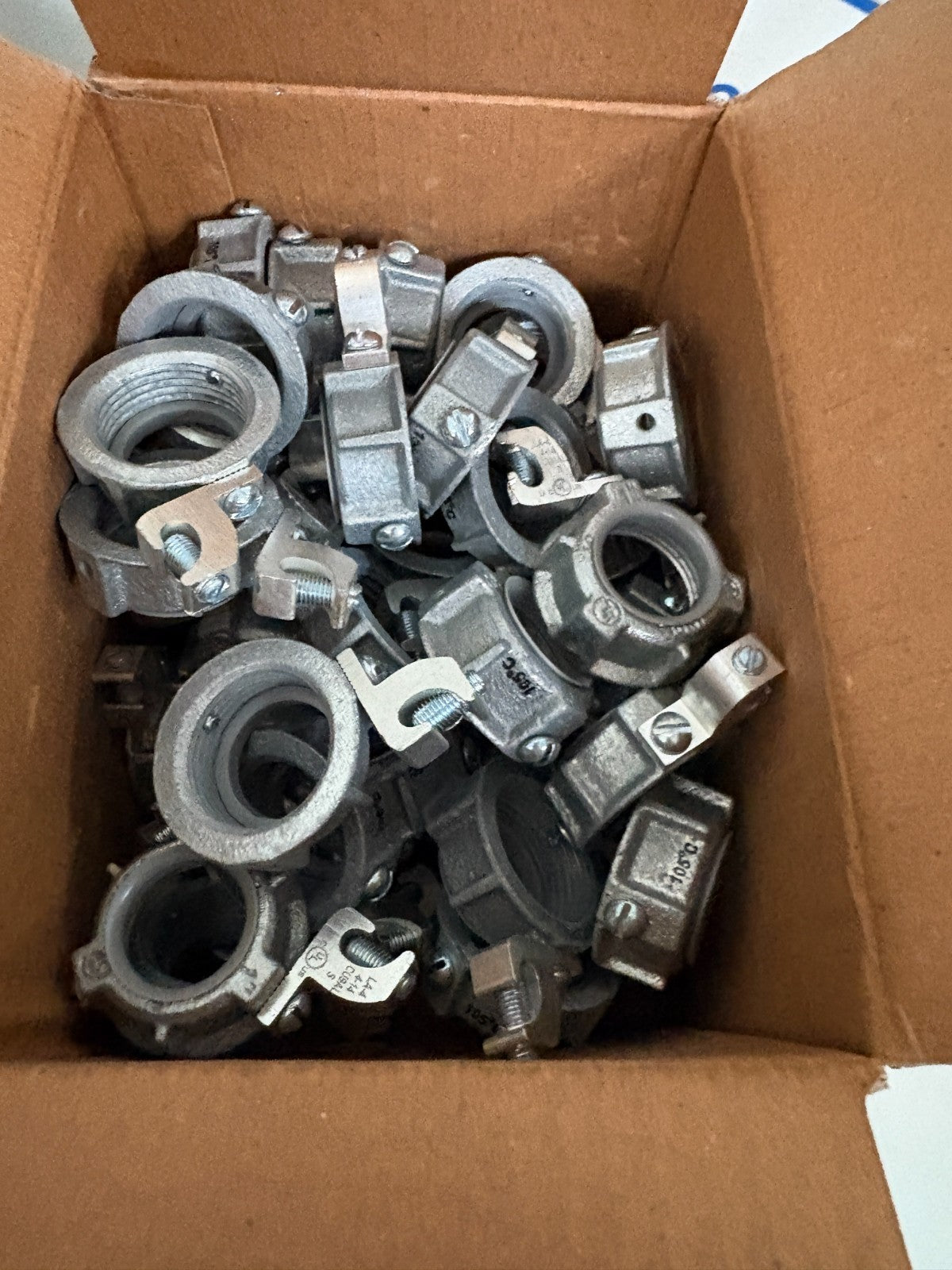 EATON CROUSE-HINDS 1" MI GROUND BUSH LAY-IN LUG #GLL3 50 PER BOX4