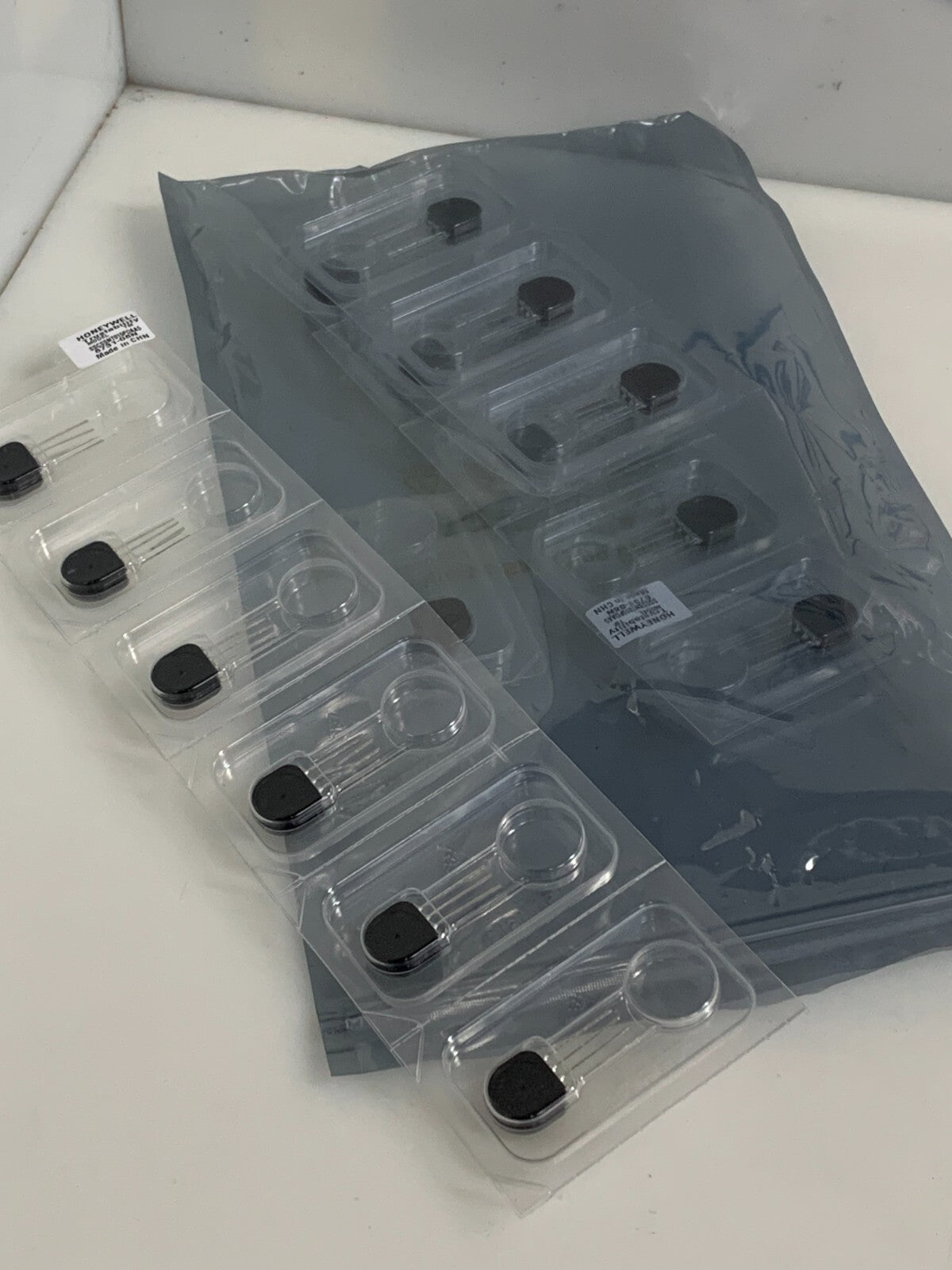 LOT OF 17 HONEYWELL BOARD MOUNT PRESSURE SENSOR SSCSSNT015PAA5