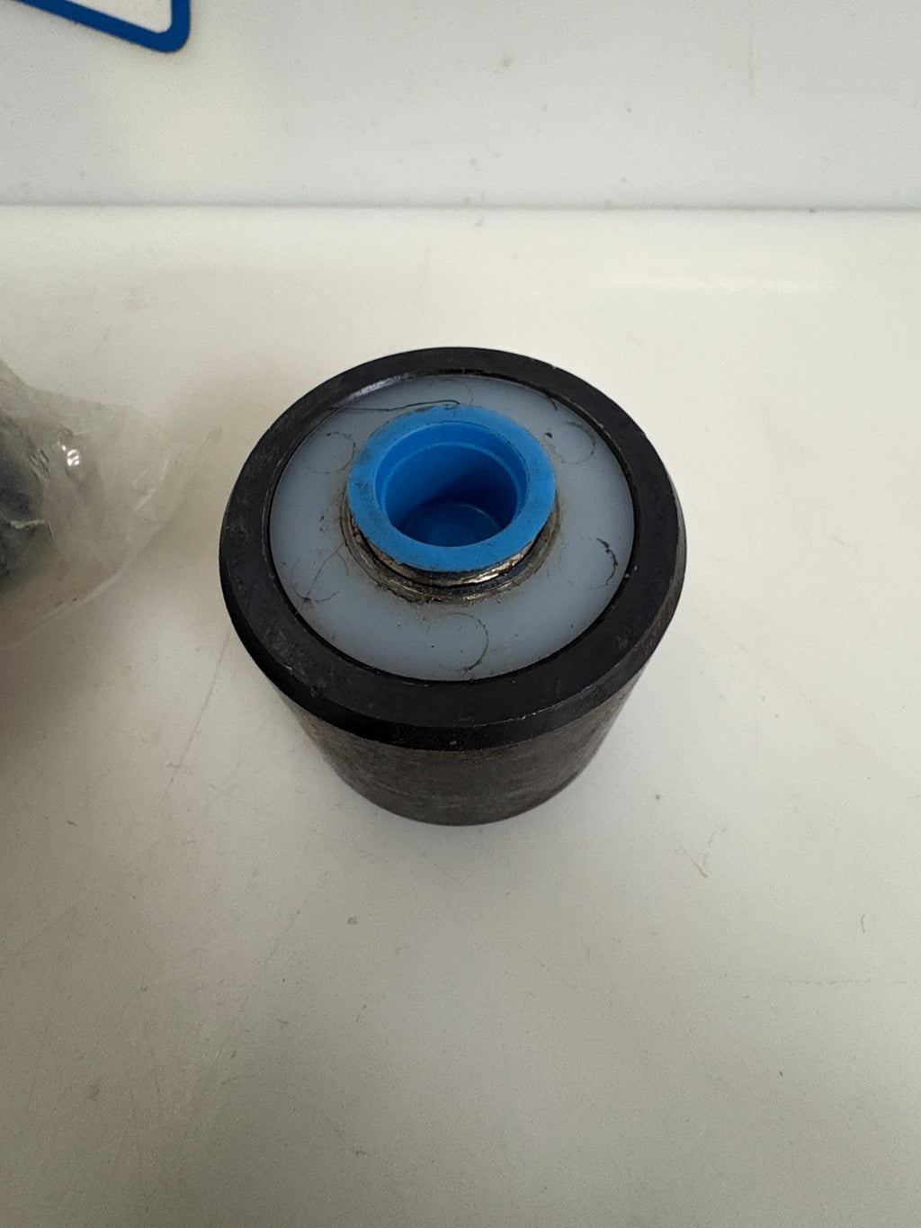 LOT OF 4 CROWN LIFT TRUCKS ROLLER ASM