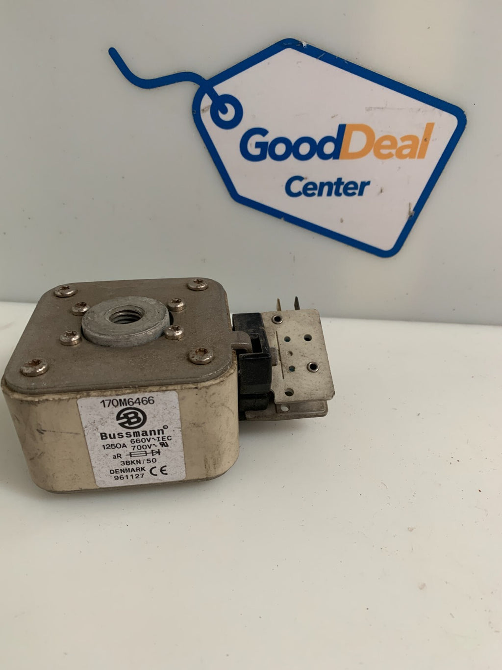 BUSSMAN FUSE 1250 A 660V 170M6466 W/BUSSMAN 170H0069 2 A 250V NSW710-1S0