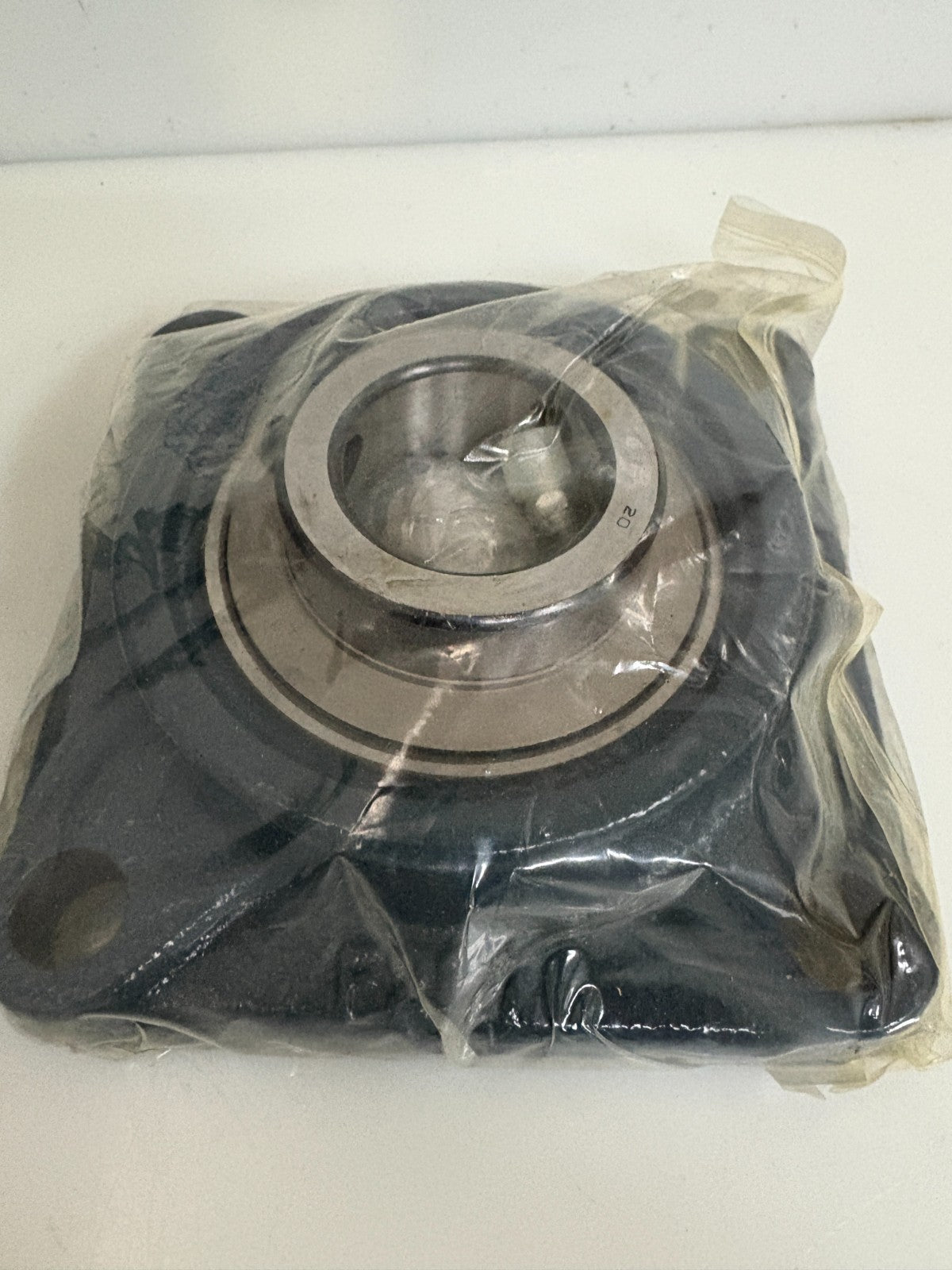 FYH BEARING SQUARE FLANGED MOUNTED BEARING UCF207-201