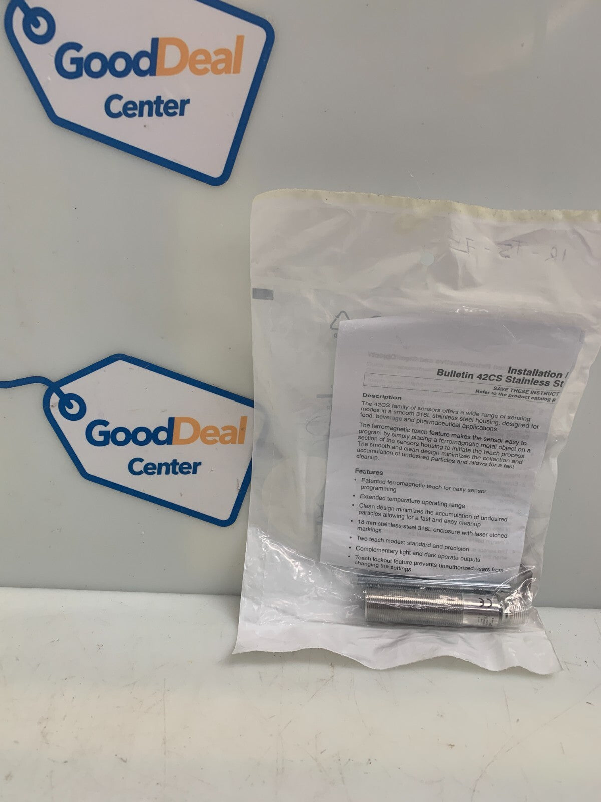 ALLEN BRADLEY  Suppression Sensor   42CST-B2MPA1-D4  A