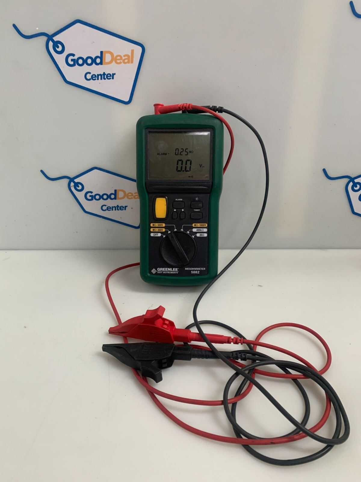 GREENLEE 250/500/1000V DIGITAL ANALOG MEGOHMMETER #5882