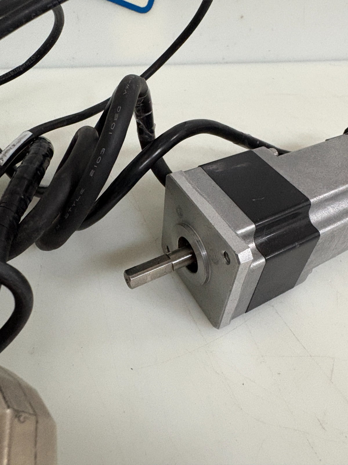AEROTECH MINI SERVO MOTOR BM22-D25-E2000H-BK W/CABLES2