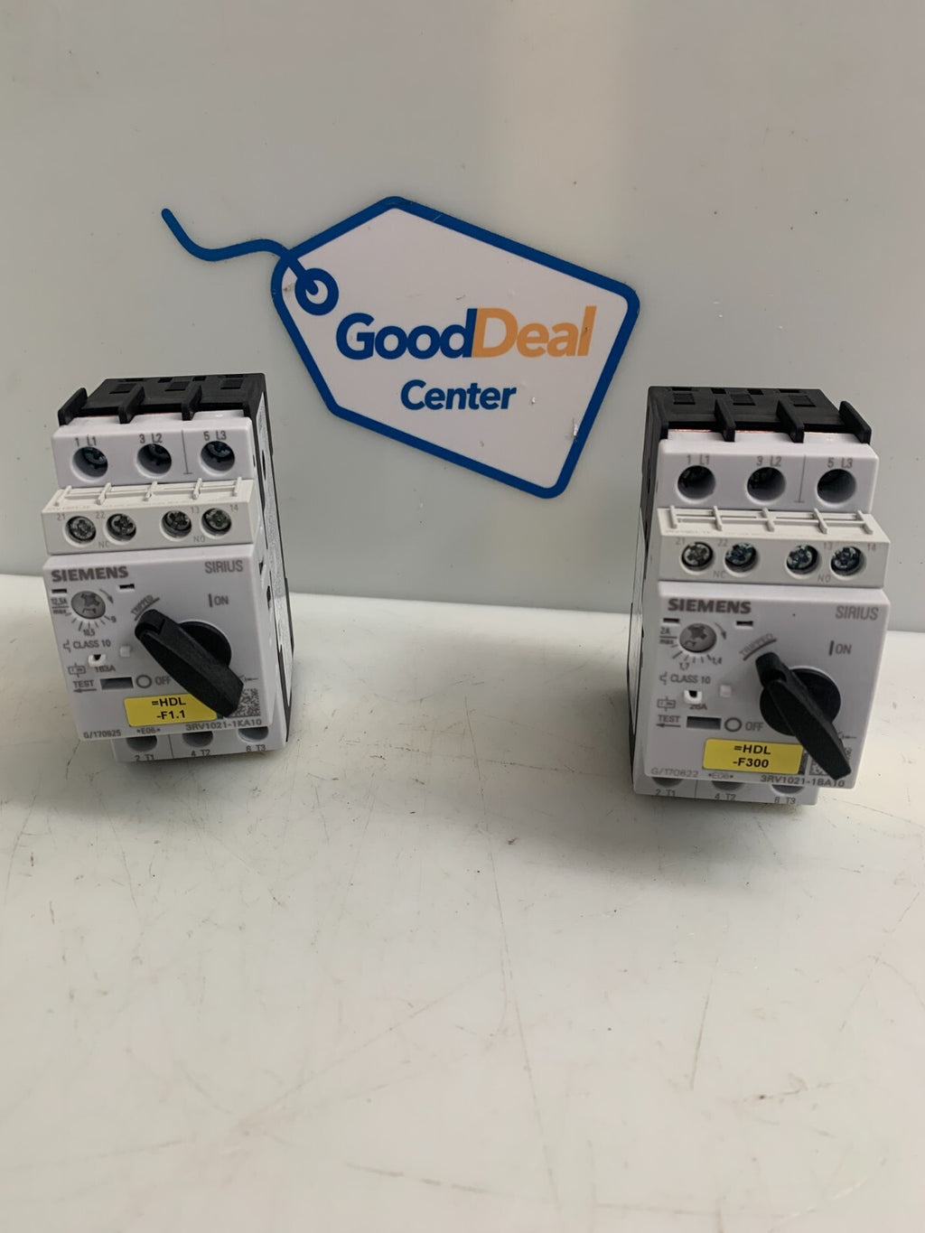 SIEMENS Circuit Breaker  3RV1021-1KA10 & 3RV1021-1BA10   (Lot of 2)