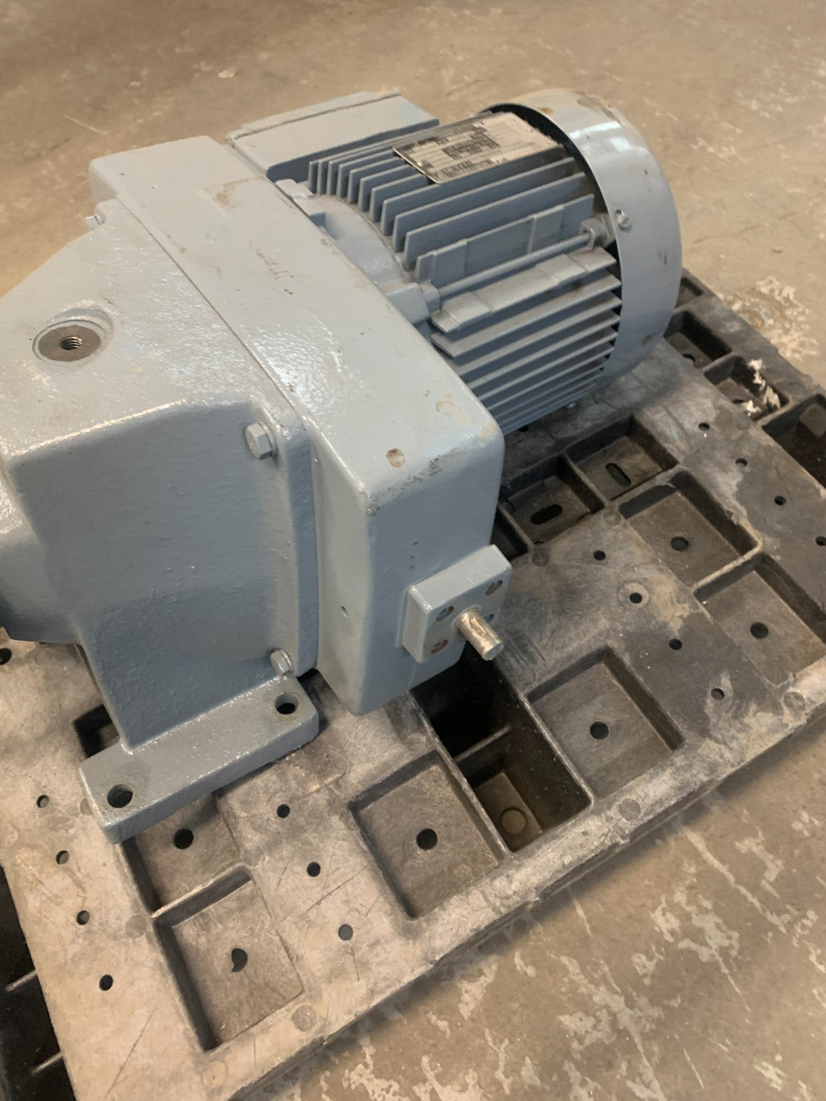 SEW EURODRIVE GEAR MOTOR VARIABLE SPEED REGULATOR D22HSDT90L4