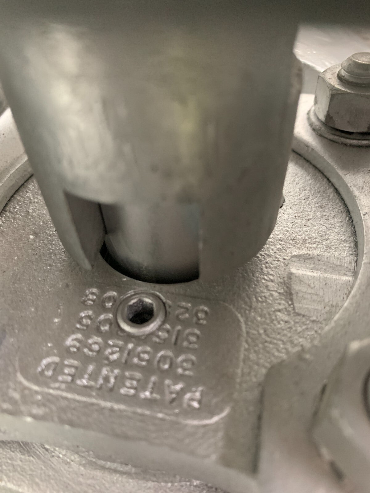 Continental Tufline SSteel CF8M Valve FIG 087 J4280 2" w/ Actuator no tag/plate
