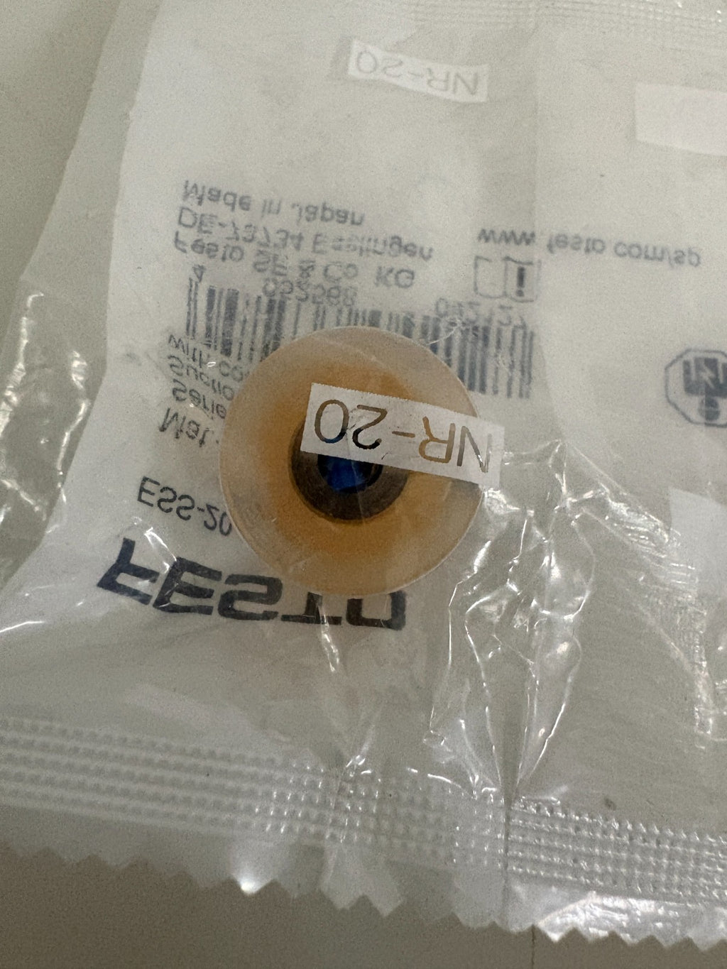 LOT OF 2 FESTO SUCTION CUP W/CONNECTOR ESS-20-SS 1892962
