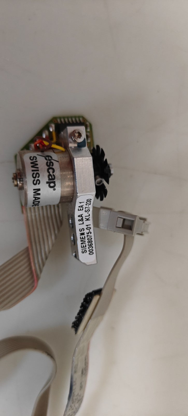 SIEMENS 00368075 - 01 ESCAP SMT VALVE DRIVE MOTOR SWISS MADE P110 D641