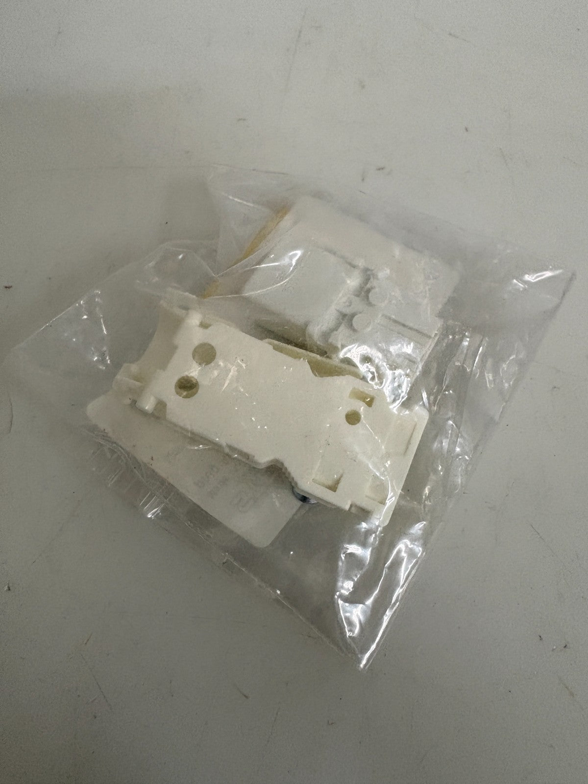 LOT OF 7 STEGO LED PLUG AC 264058