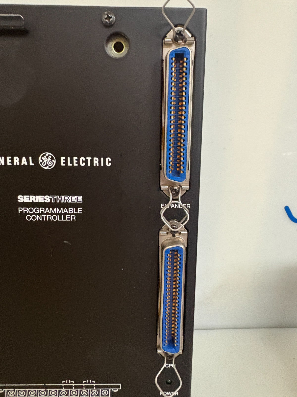 GENERAL ELECTRIC SERIES THREE PROGRAMMABLE CONTROLLER IC630PWR310A 2